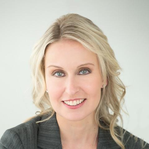 Heidi Scribner Headshot